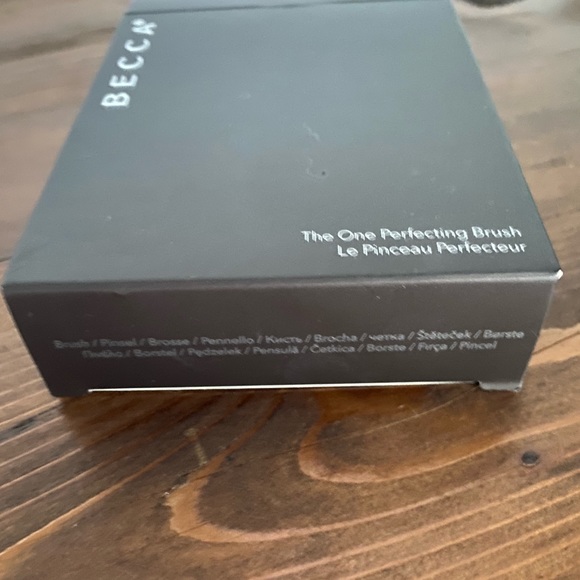🆕 One Perfecting Brush Becca - Picture 6 of 6